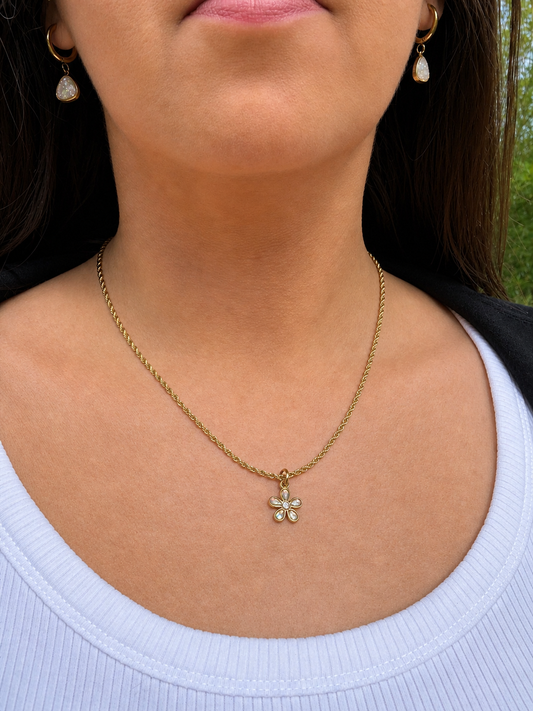 Daisy Necklace